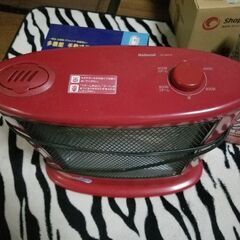 値下げ中。激安。激安商品多数出品中。ファンつき、スチームつき赤外線ストーブ。の画像