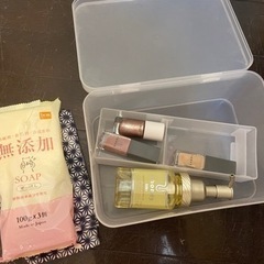 石鹸、マニキュア等、ヘアゴム、ヘアピン、お風呂用品