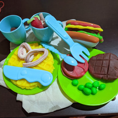 【中古】粘土型セット プレイドウ【Play-Doh kitchen　ねんど遊び　ねんど型　ハンバーガーセット　おままごと　料理】の画像
