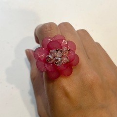 【再値下げ】お花のリング/ビーズの指輪の画像