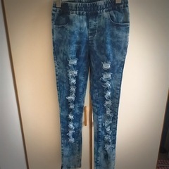 4)デニムパンツ
