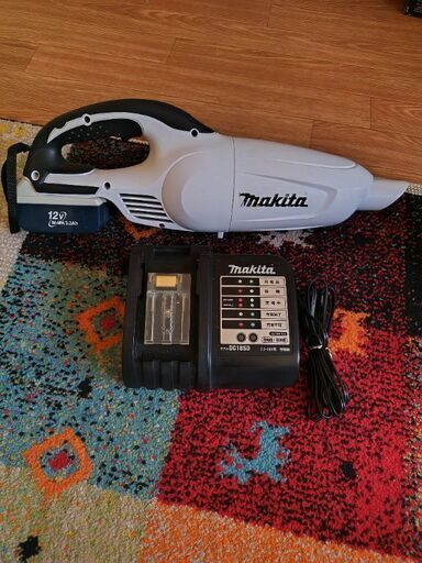 makita　充電式掃除機　CL180FD