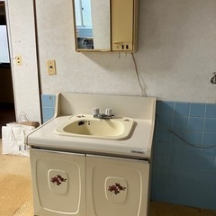 取りに来てくれる方、キッチンと水栓と洗面台あげますの画像