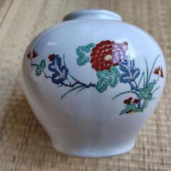 有田焼の花瓶の画像