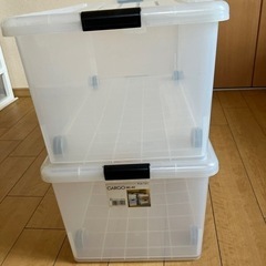 蓋つきの衣装ケース
