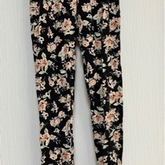 H＆M  薔薇柄のレギンス