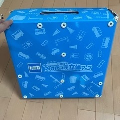 トミカ　とびだすおかたづけ立体マップ