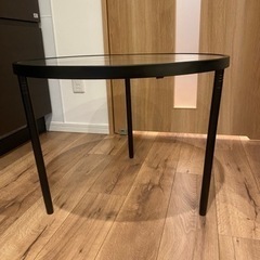 家具 テーブル コーナー、ガラステーブルの画像