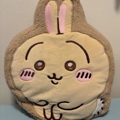 取引中　ちいかわ　うさぎ　ぬいぐるみ　ダイカットクッション