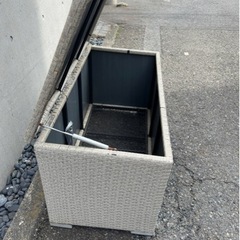 屋外用収納ボックスの画像