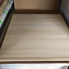 建材　階段踊り場　ラジアータパイン