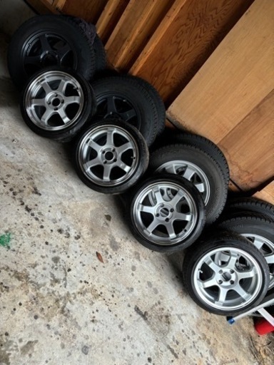 車のパーツ タイヤ、ホイール