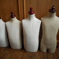 ●取引中●トルソー こどもサイズ４体&スタンド３セットの画像