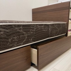 シモンズベッド　高級　シングルベッドの画像