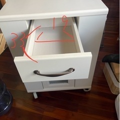 白い棚（引き渡し決定）の画像