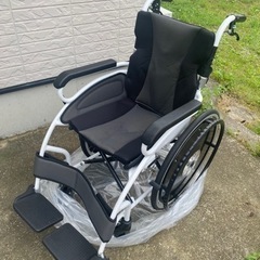 【決まりました】折りたたみ式　自走用車いす　ノーパンクタイヤ ス...