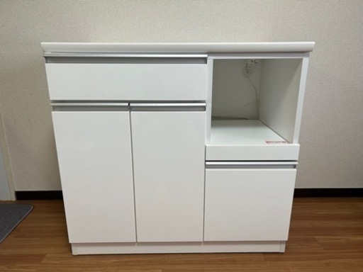 食器棚、キッチン収納定価7万円程。