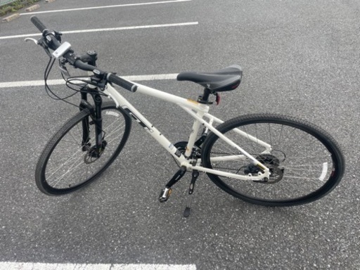 自転車 クロスバイク　GTトランセオ