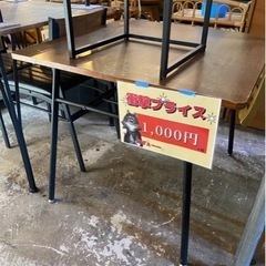 テーブル