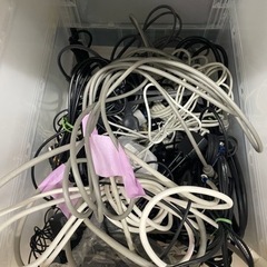テレビのアンテナケーブルや延長コード、携帯の充電器 　ジャンク扱い　お宝探しに！！の画像