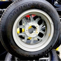 車のパーツ タイヤ、ホイールの画像