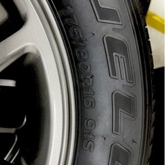 車のパーツ タイヤ、ホイールの画像