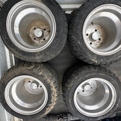 車のパーツ タイヤ、ホイール
