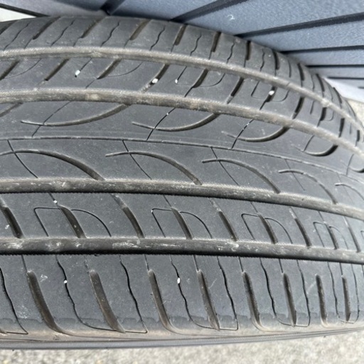 車のパーツ タイヤ、ホイール