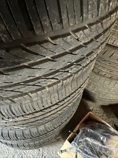車のパーツ タイヤ、ホイール