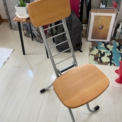 高さ調整可能いす