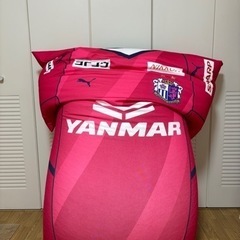 セレッソ大阪　ゴールド会員限定特典　特大ビーズクッションの画像