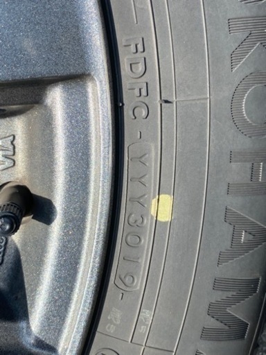 車のパーツ タイヤ、ホイール