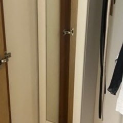 鏡付きの棚