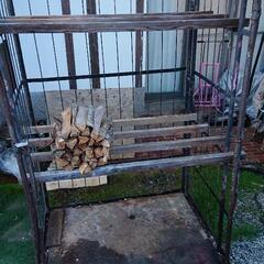 大型キャリー 薪棚 荷物入れ 便利の画像