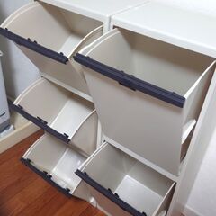 新品ケース2つの画像