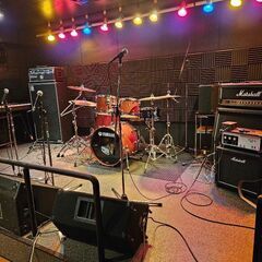 ドラマー募集中です。