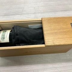 楽天で28万円のシャンパン空き瓶、空箱の画像