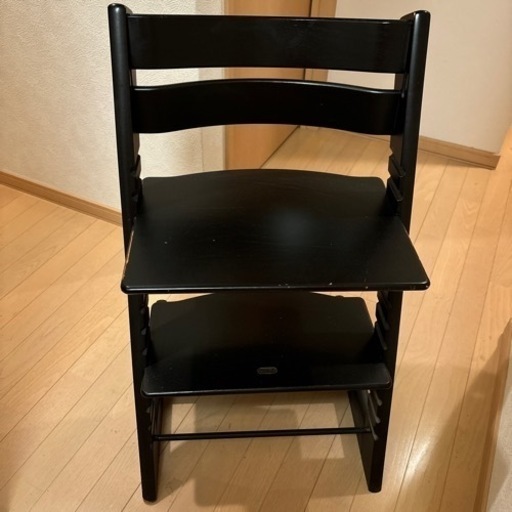 椅子黒　ストッケ　STOKKE