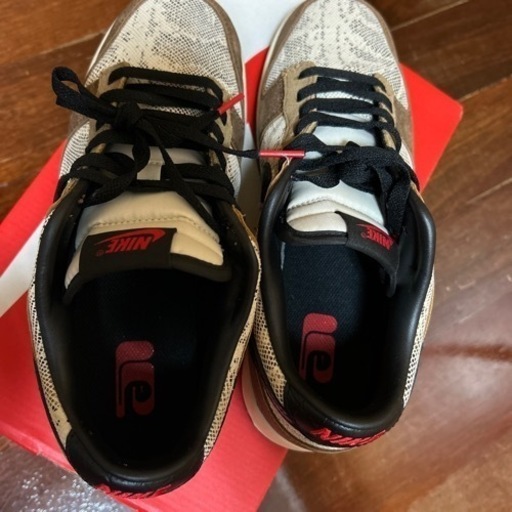 NIKE DUNK LOW PRM