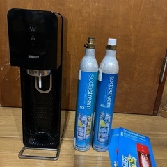 ソーダストリーム　本体、ボトル、シリンダー2本
