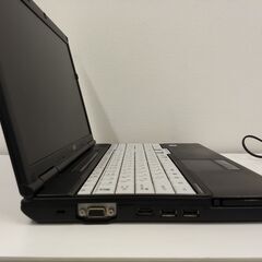 ★Uさん打ち合わせ中です　＞　ノートパソコン　3,000円　（F-1）の画像