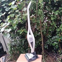 ★お届け可!!★2022年製 Panasonic 充電式 掃除機 2in1タイプ MC-SB10J-N