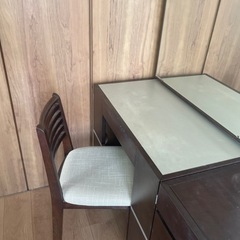 鏡台　とチェストの画像