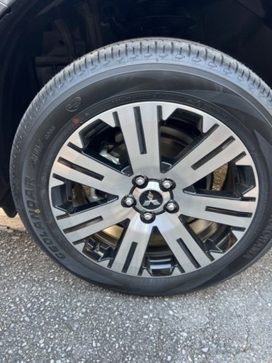 車のパーツ タイヤ、ホイール