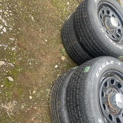 車のパーツ タイヤ、ホイールの画像