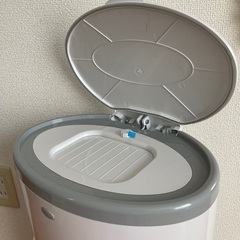 おむつポット　日本育児の画像
