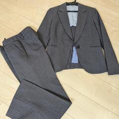 レディーススーツ