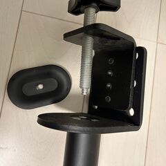 ツインモニターアームの画像