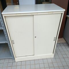キャビネット 引き戸書庫 鍵無 そうじ無【引取限定・現状渡し】カ...