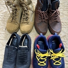 男性用、シャツ、ズボン、靴の画像